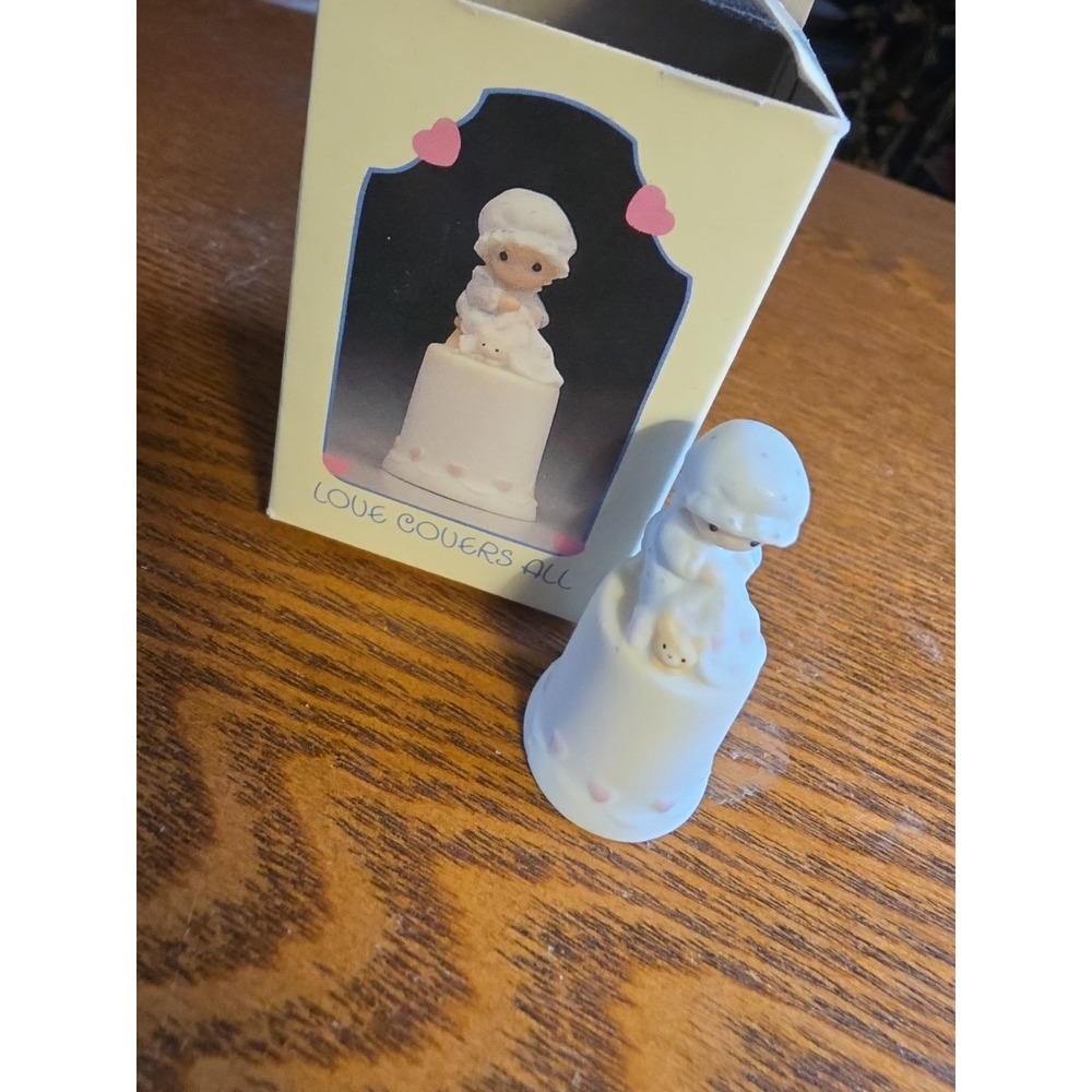 1984 Sam‎ Butcher Enesco Precious Moments Love Covers All Thimble 12254